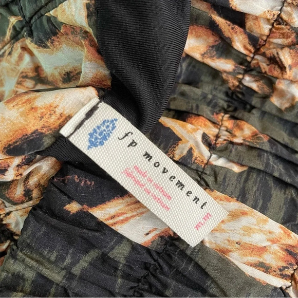 Free People Movement The Way Home Print Active Shorts Floral Black Combo Medium - Picture 2 of 11